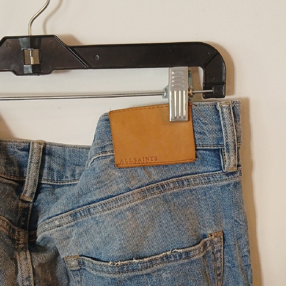 Distressed Blue Jeans - Picture 5 of 10